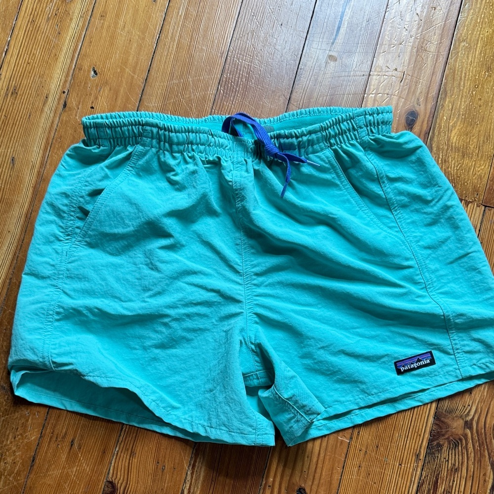 Patagonia 5in Baggies Aqua Blue Shorts - NWOT